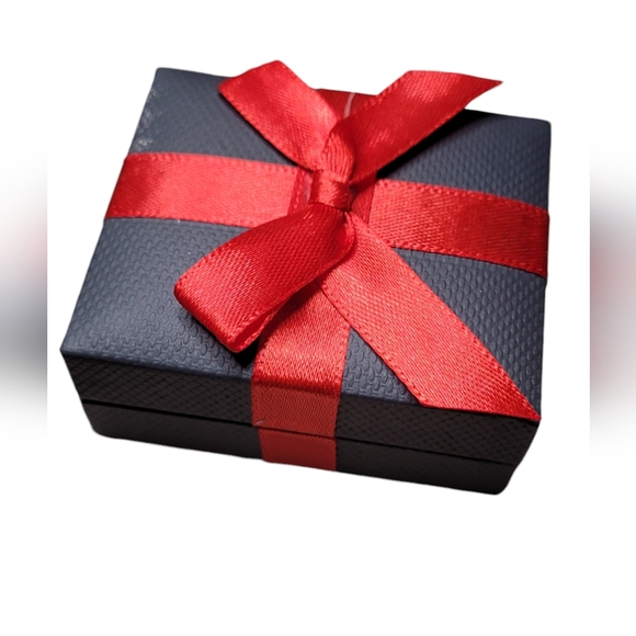 Pearl Stud Earrings - Picture 7 of 12